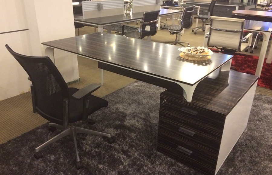 實木主管桌(zhuō)